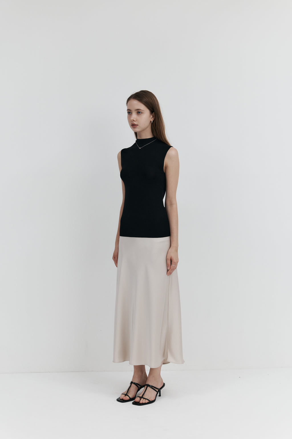 100% Merino Wool Mock Neck Sleeveless Knit