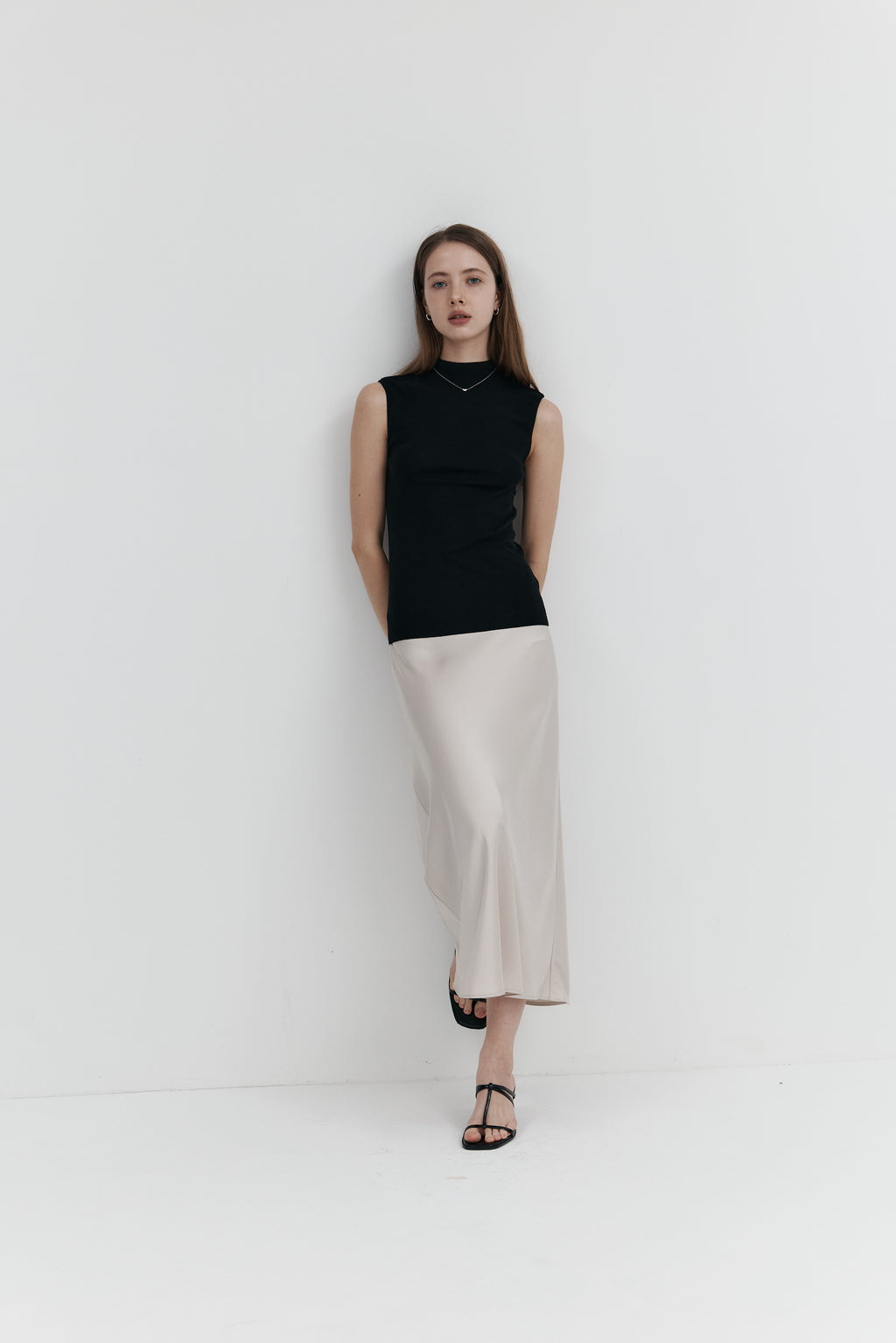 100% Merino Wool Mock Neck Sleeveless Knit