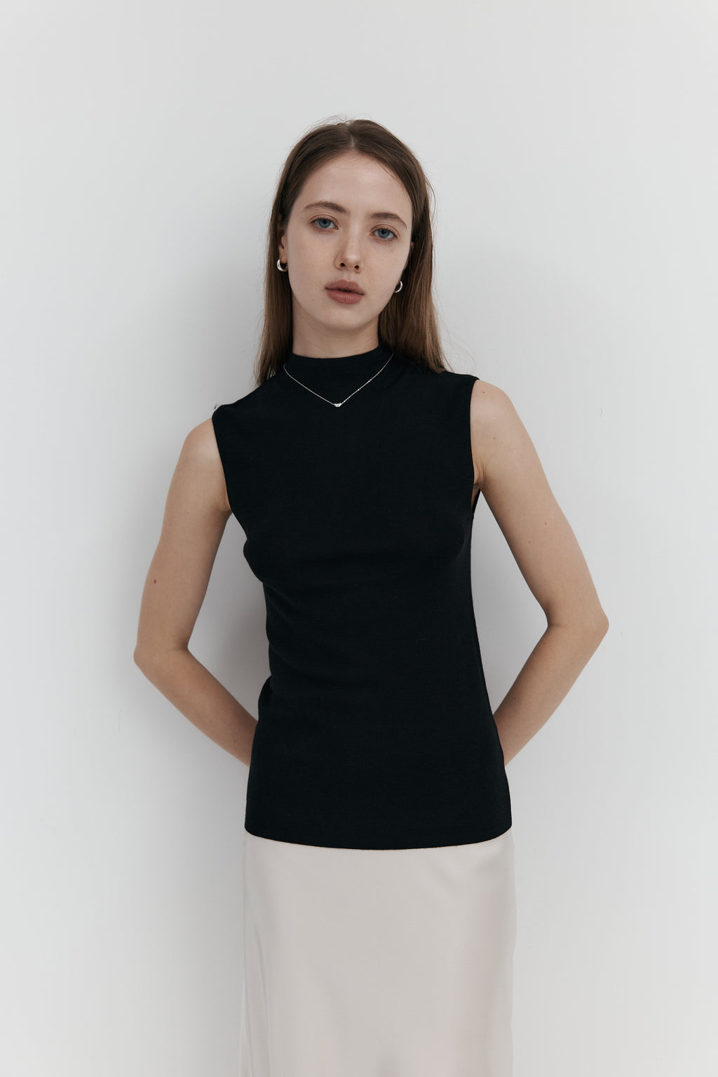 100% Merino Wool Mock Neck Sleeveless Knit