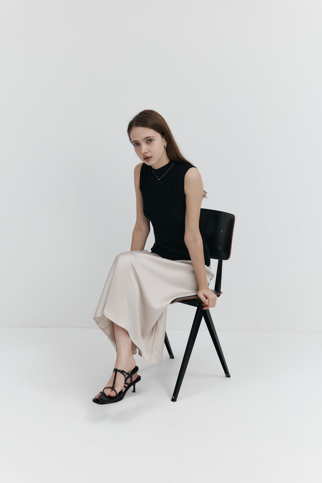 100% Merino Wool Mock Neck Sleeveless Knit